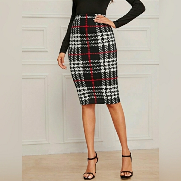 Pretty in Plaid Pencil skirt - Picture 5 of 5